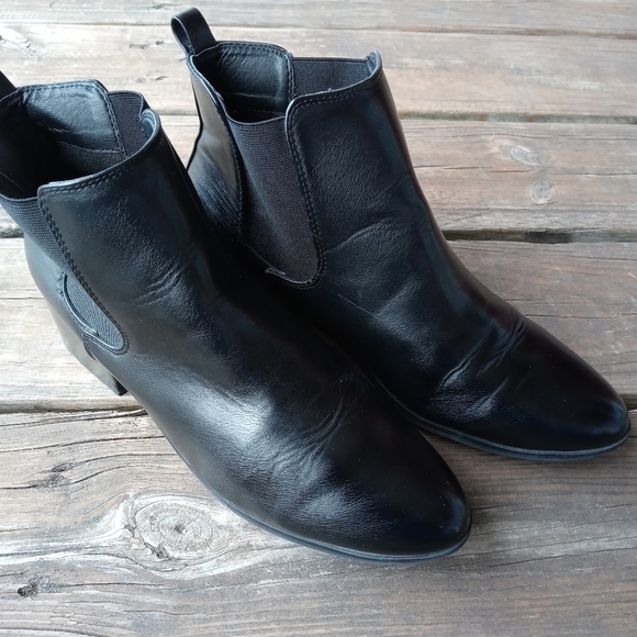 A New Day - Black Pull On 2" Block Heel Black leather Ankle Booties - Size 11 Wo - Picture 2 of 8